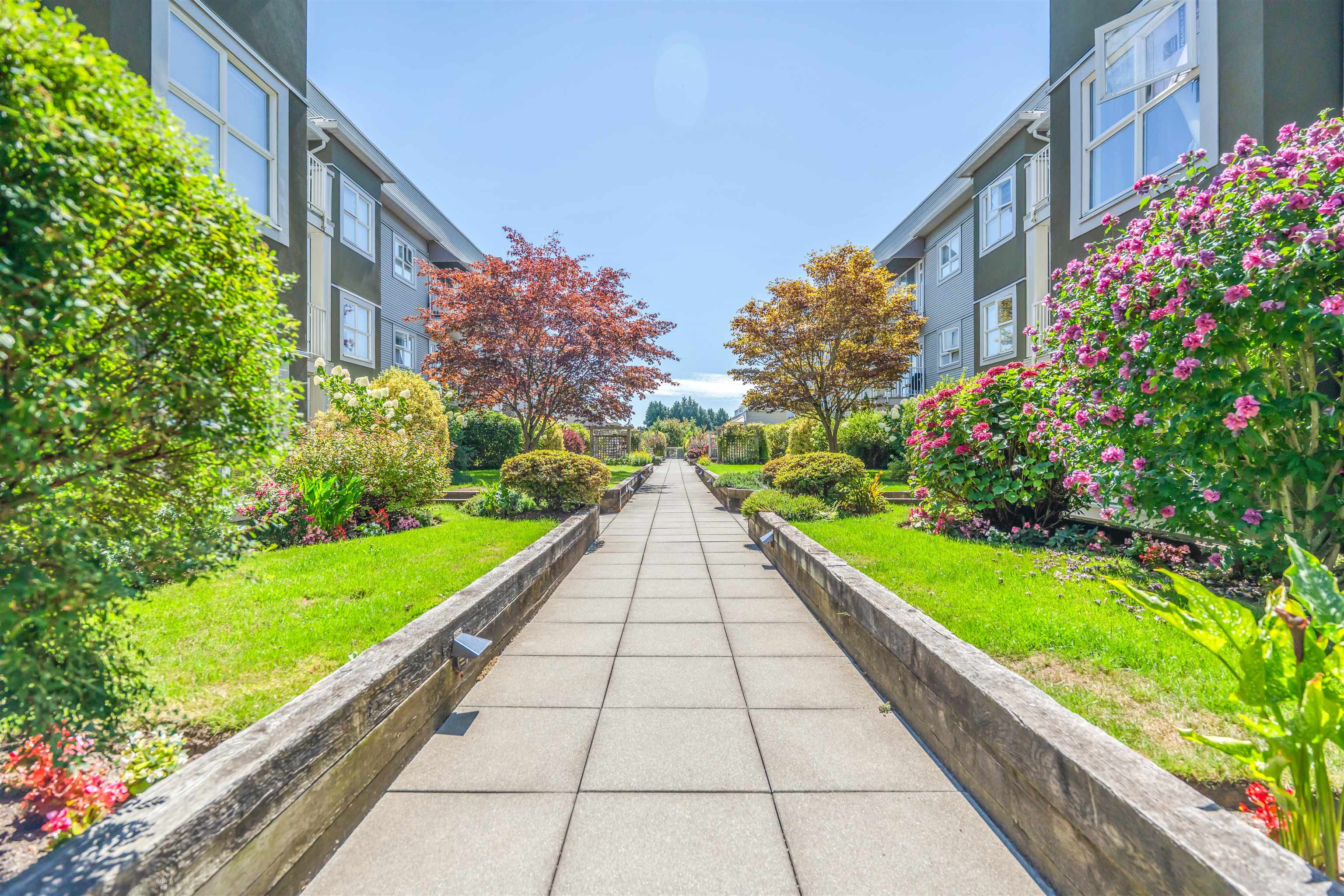 212 4738 53 STREET, R3156086, BC,