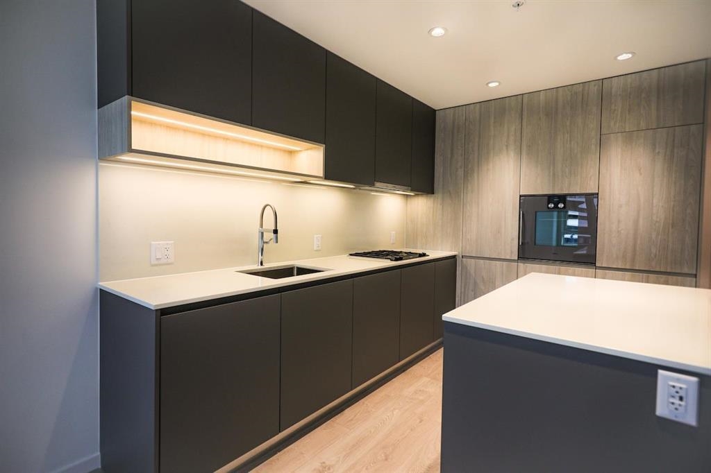 642 6500 MINORU BOULEVARD, R3156177, BC,