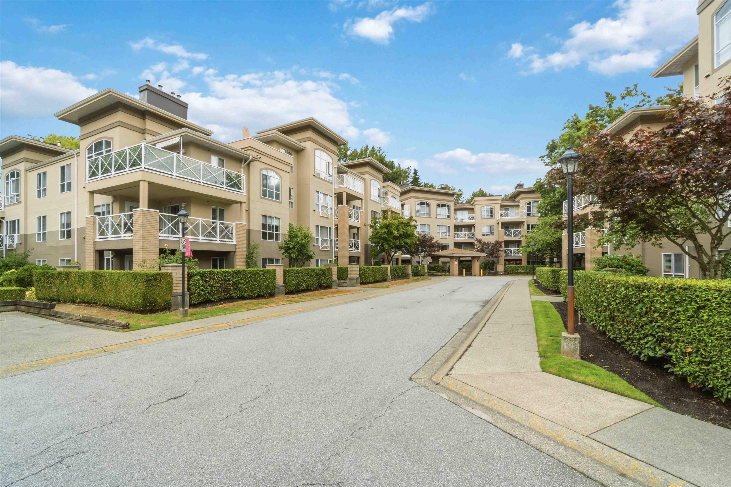 422 2551 PARKVIEW LANE, R3156240, BC,