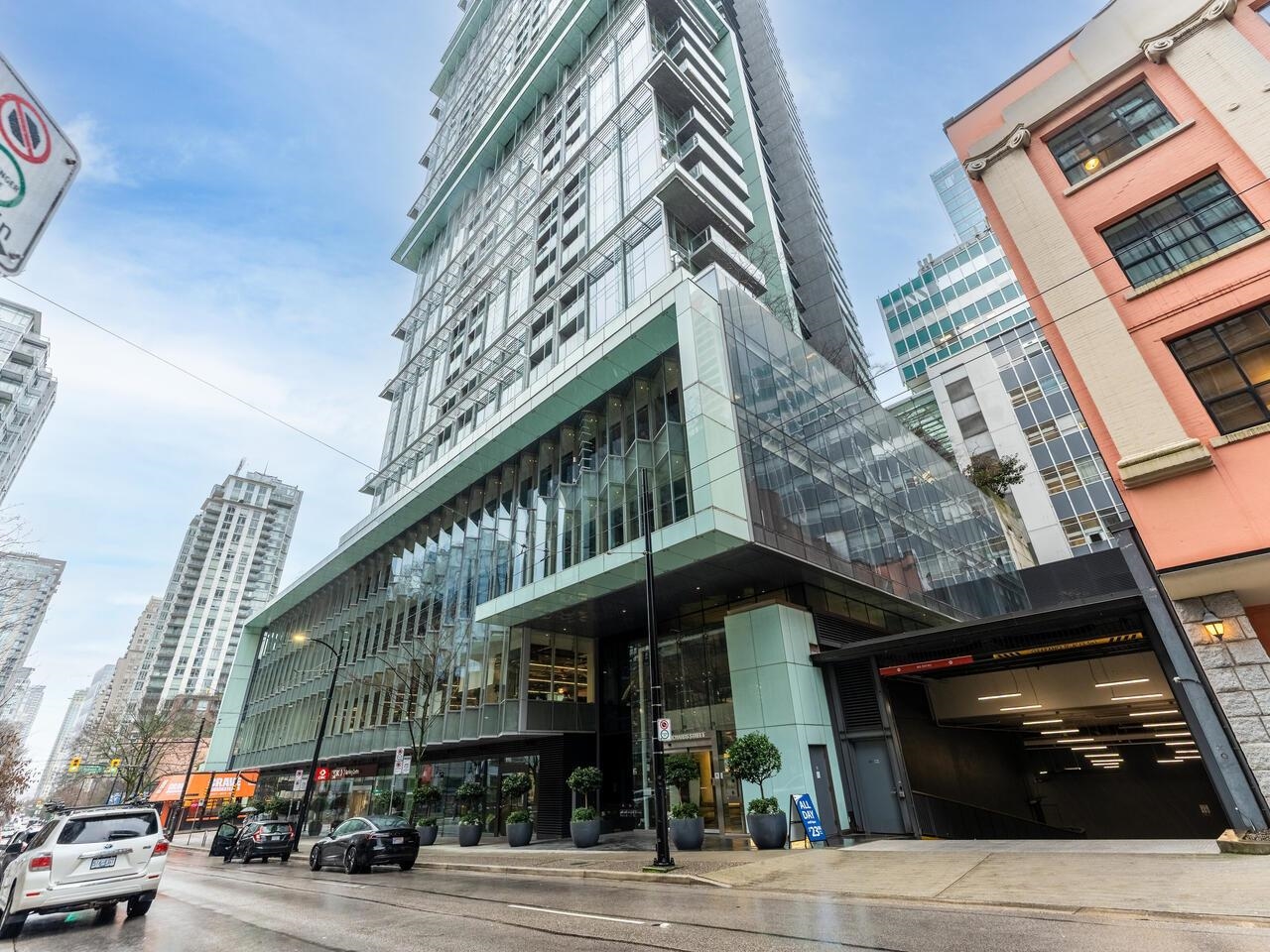 2011 777 RICHARDS STREET, R3156263, BC,
