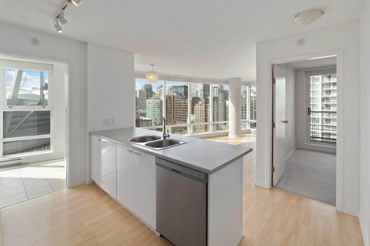 1503 111 GEORGIA STREET, R3156330, BC,