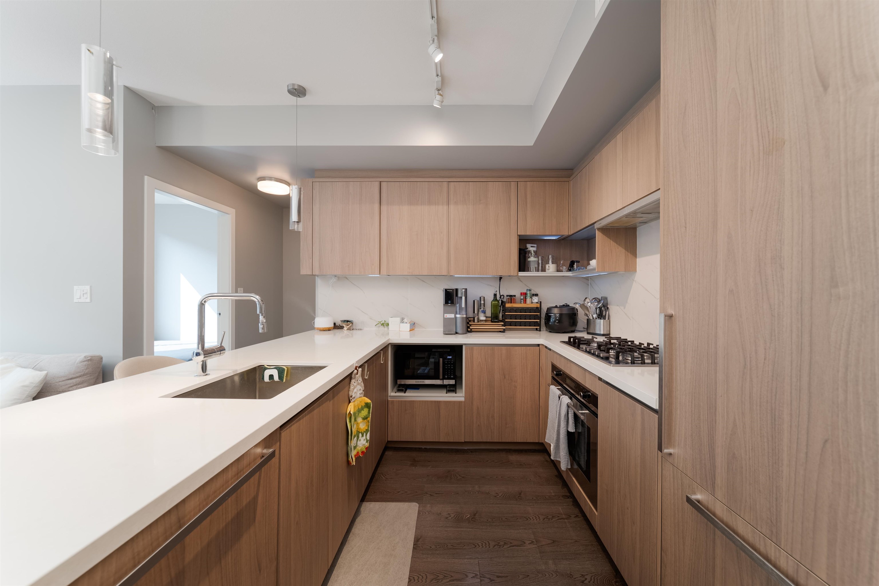 210 9333 TOMICKI AVENUE, R3156456, BC,