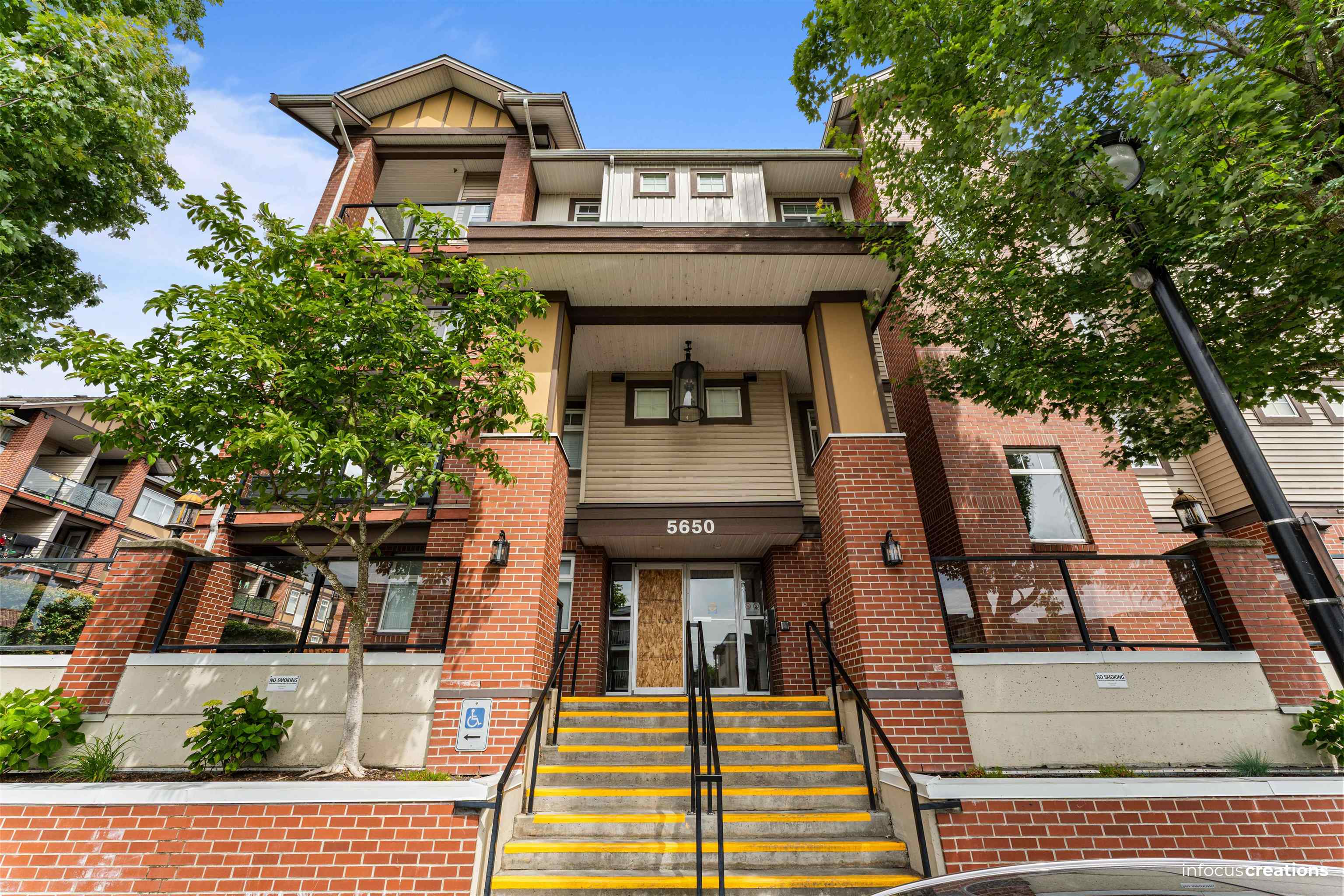 215 5650 201A STREET STREET, R3156512, BC,