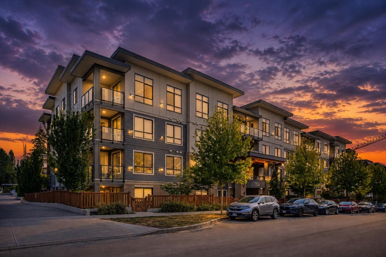 402 20356 72B AVENUE, R3156566, BC,