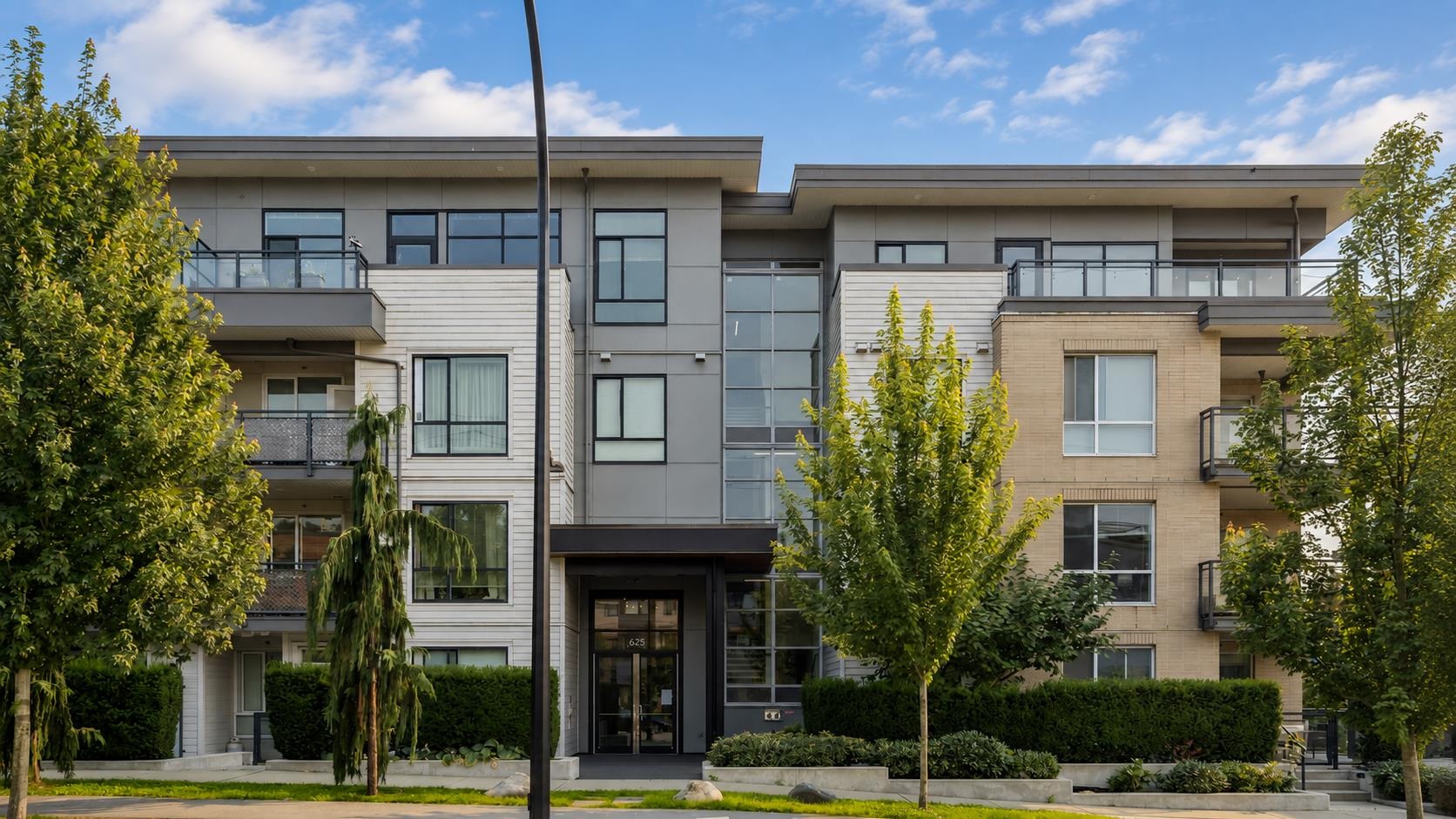 105 625 3RD STREET, R3156713, BC,