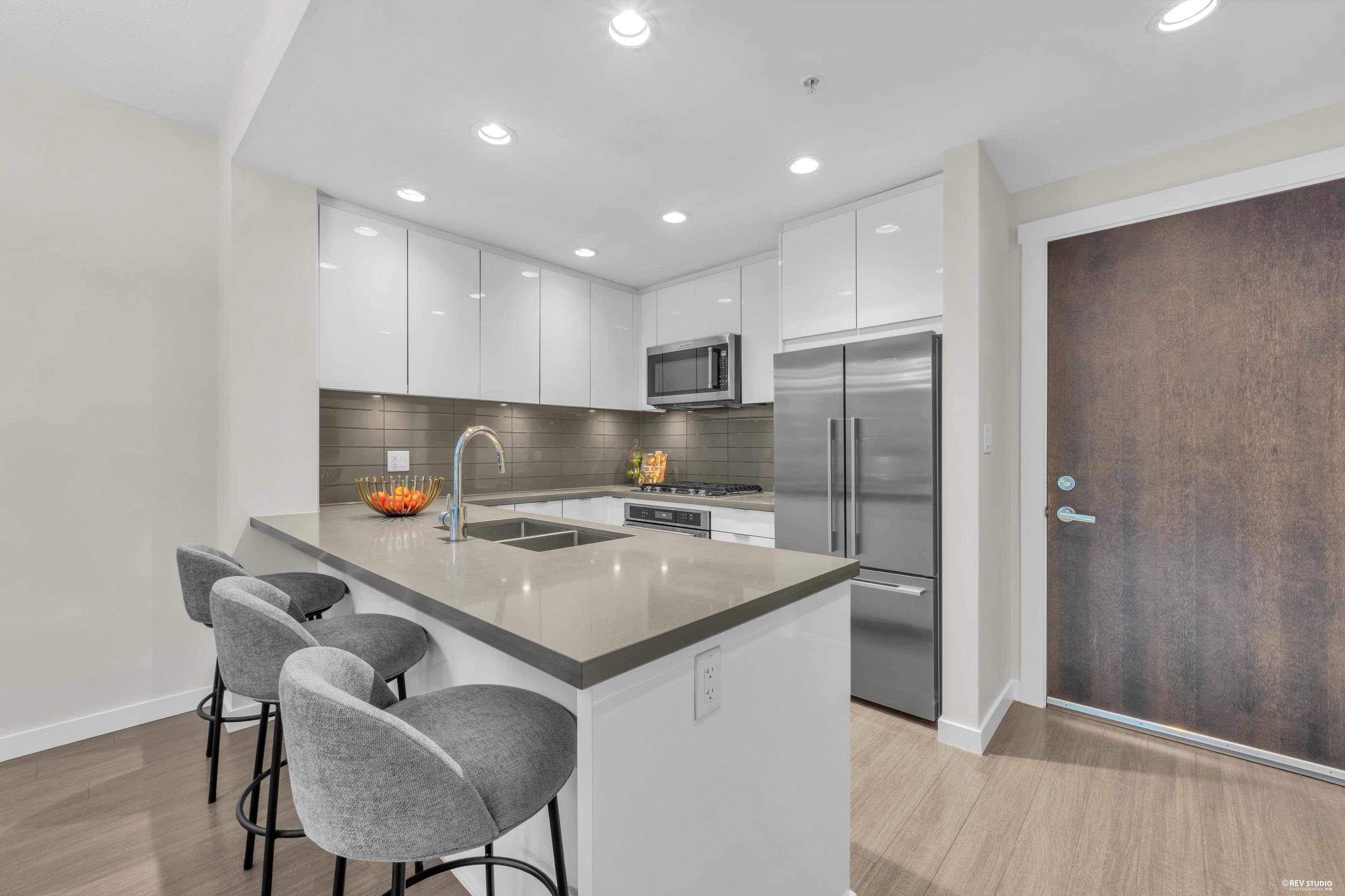 315 255 1ST STREET, R3156788, BC,