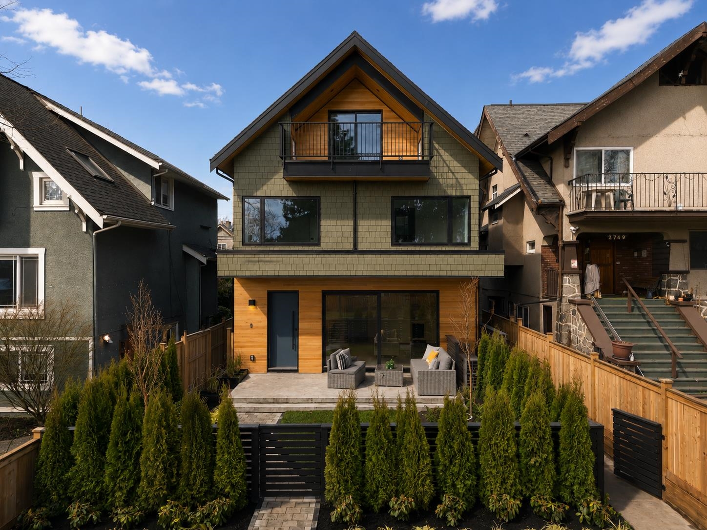 1 2755 11TH AVENUE, R3156904, BC,