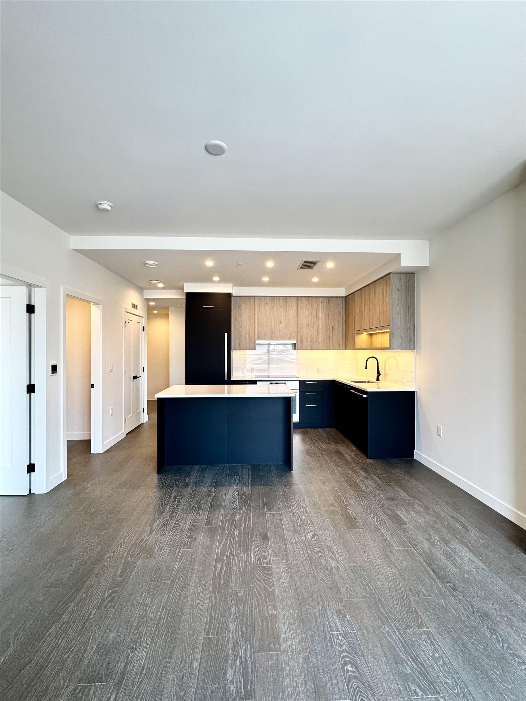 211 8398 OAK STREET, R3156936, BC,