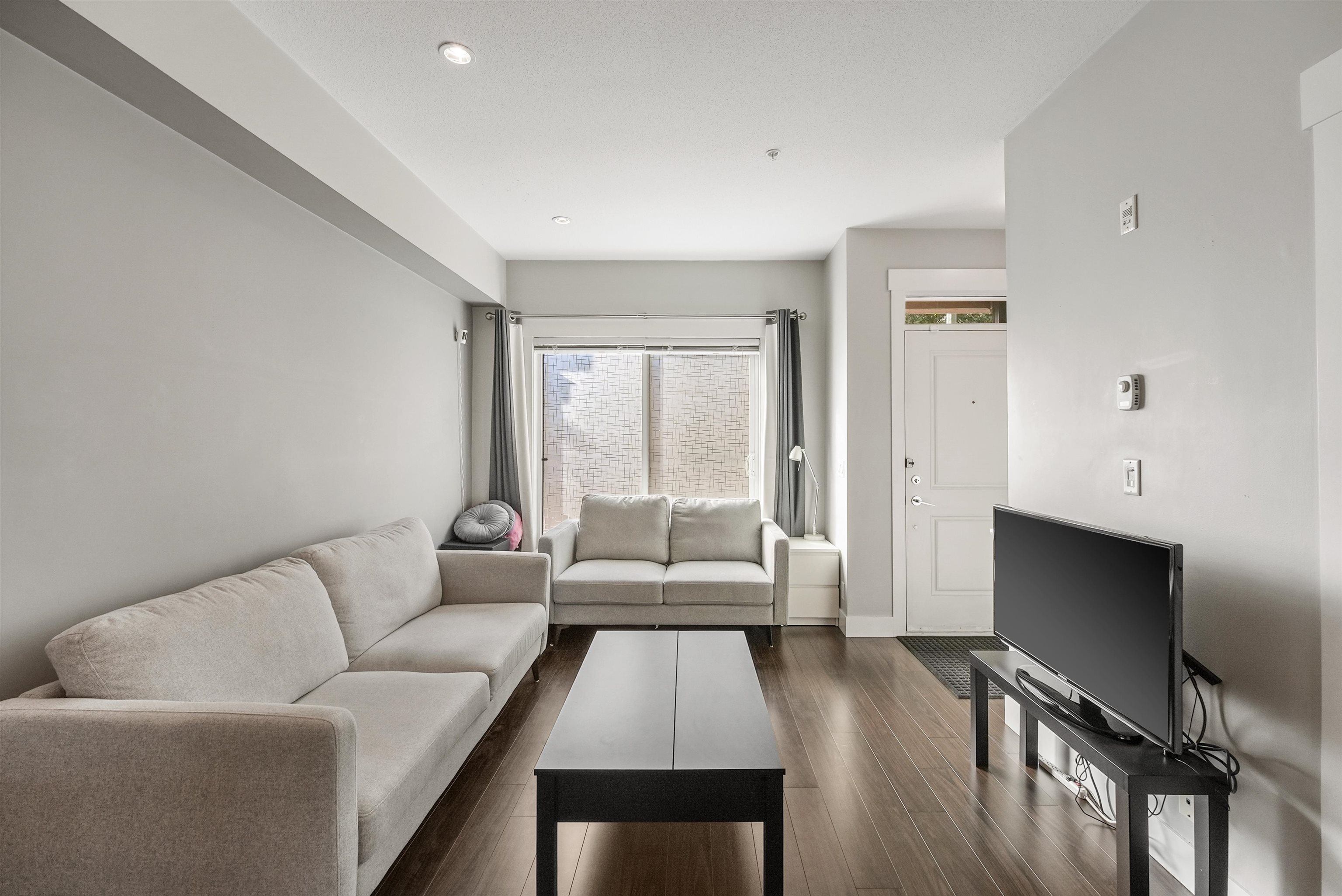 1 838 ROYAL AVENUE, R3156948, BC,