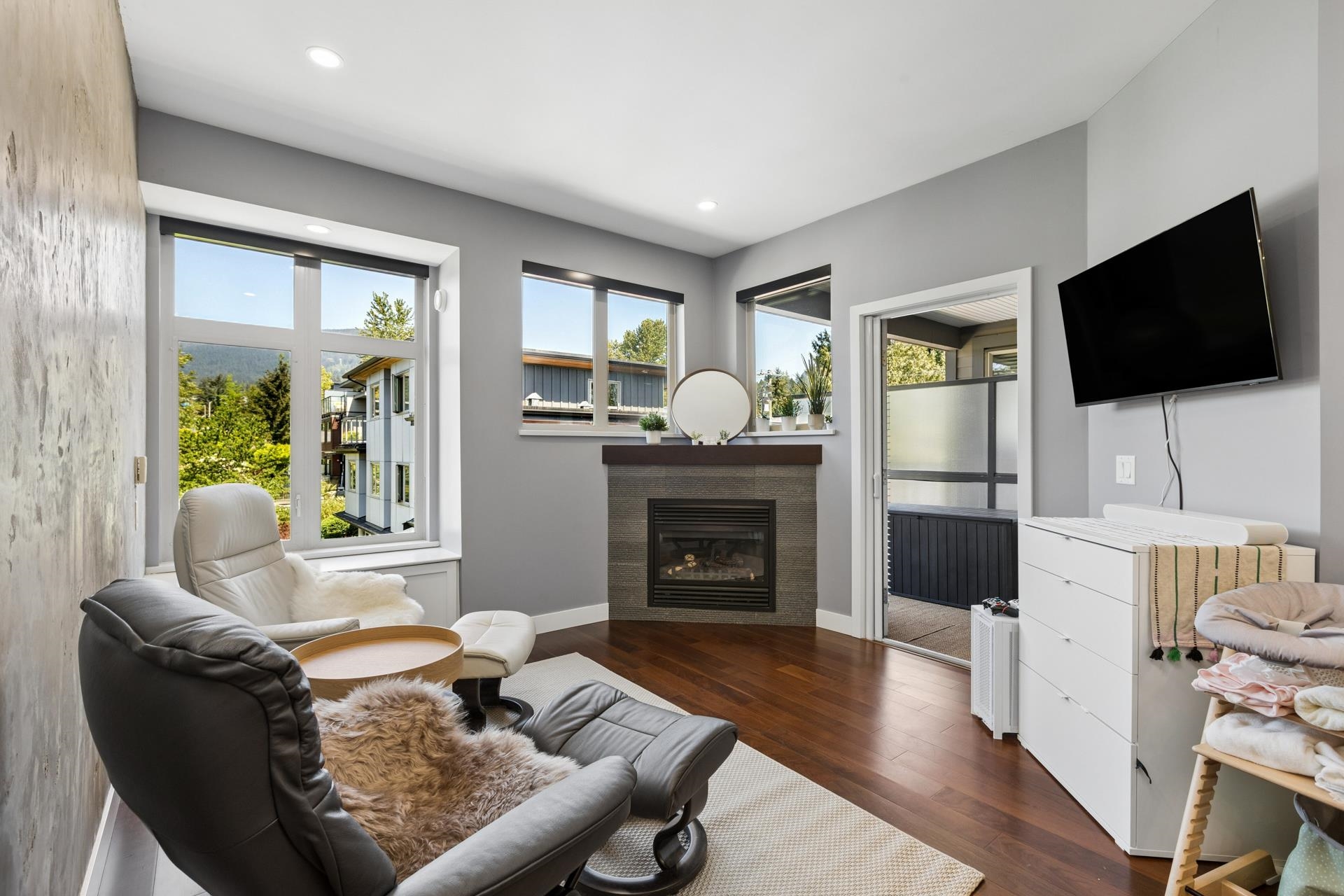 303 116 23RD STREET, R3156956, BC,