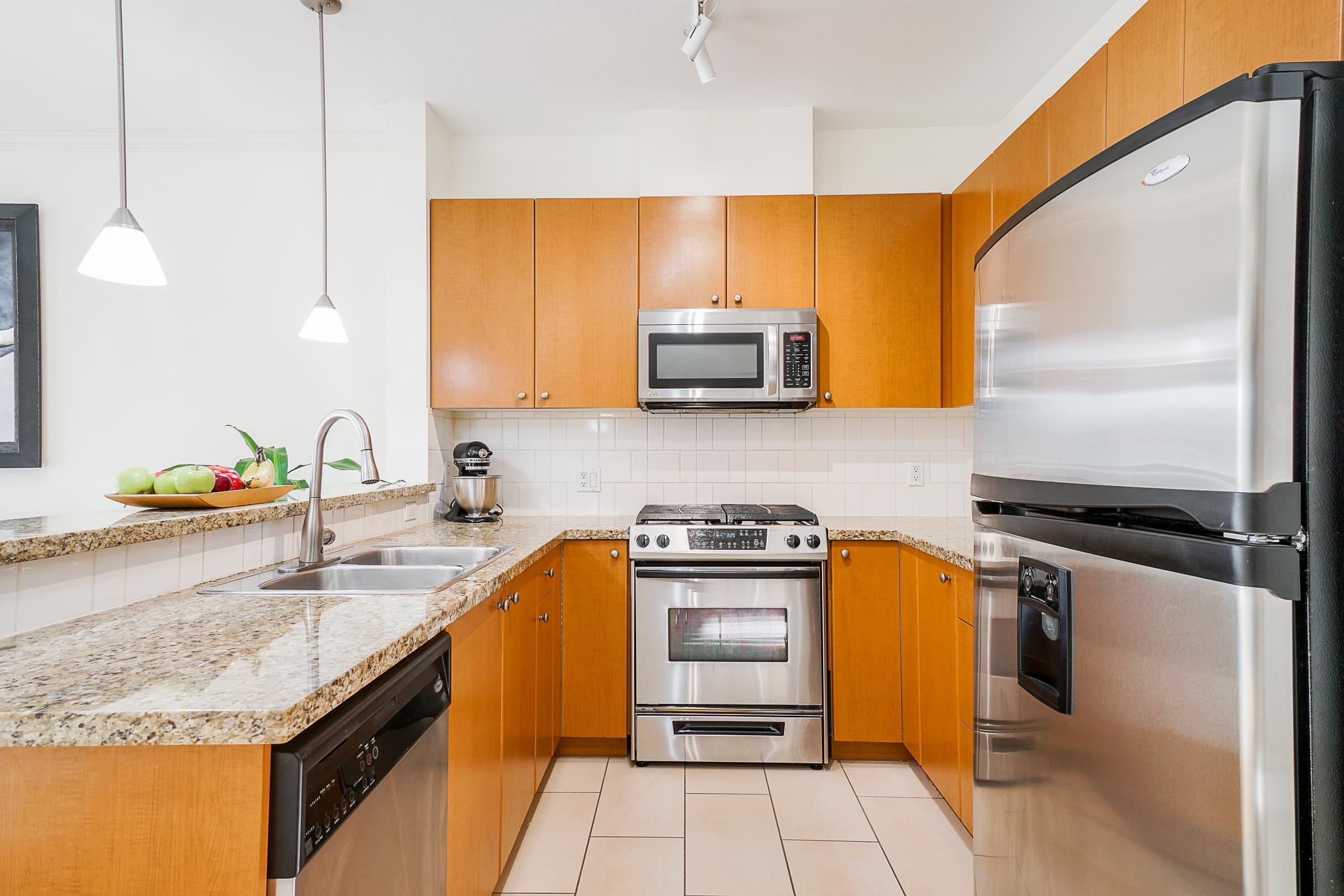 407 14 ROYAL AVENUE, R3157003, BC,
