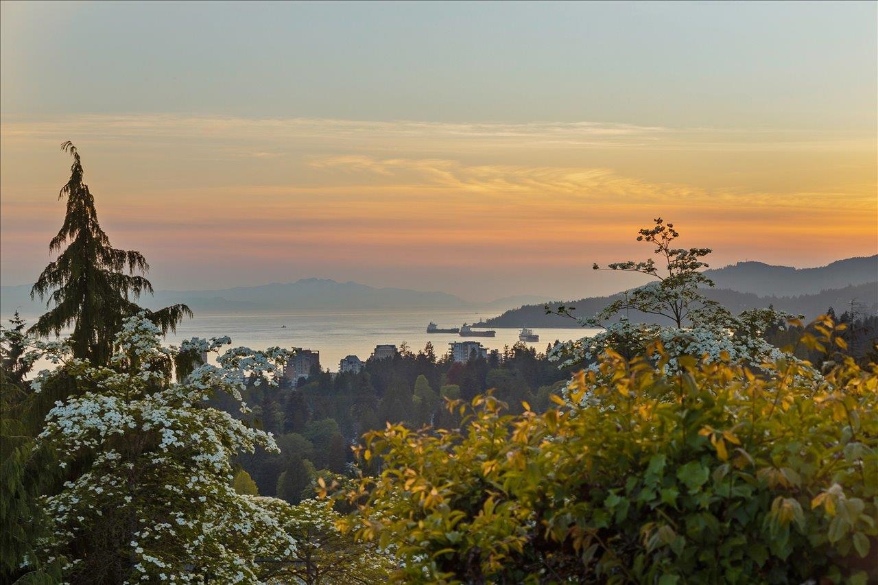 982 BRAESIDE STREET, West Vancouver BC V7T 2K8, R3157046, BC,