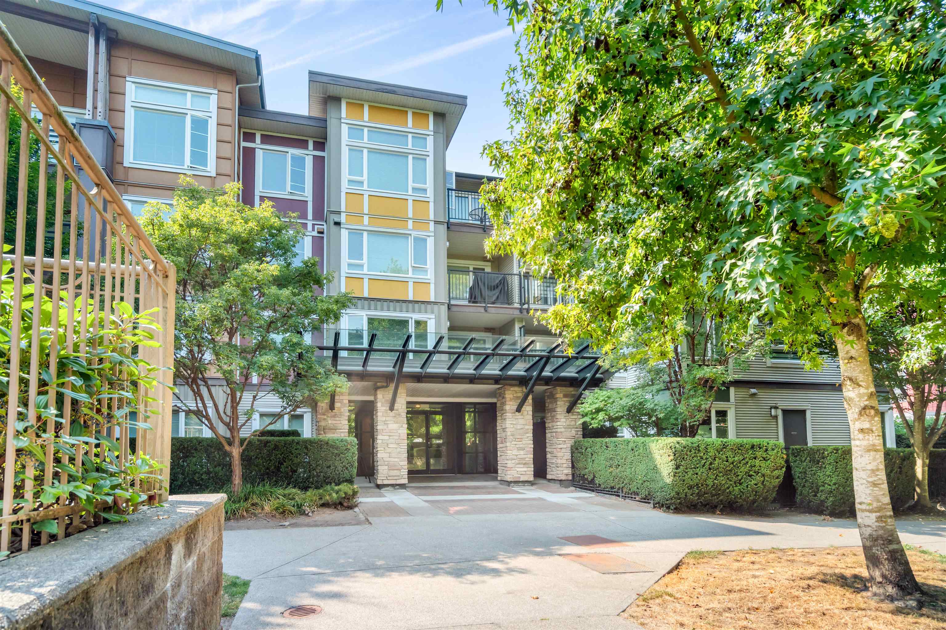 310 13740 75A AVENUE, Surrey BC V3W 0E8, R3157069, BC,