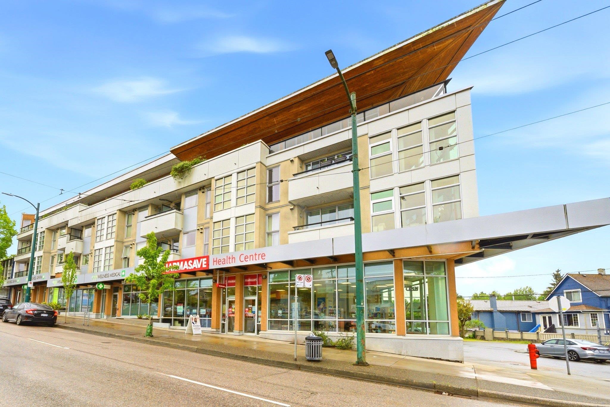 201 4338 COMMERCIAL STREET, R3157129, BC,