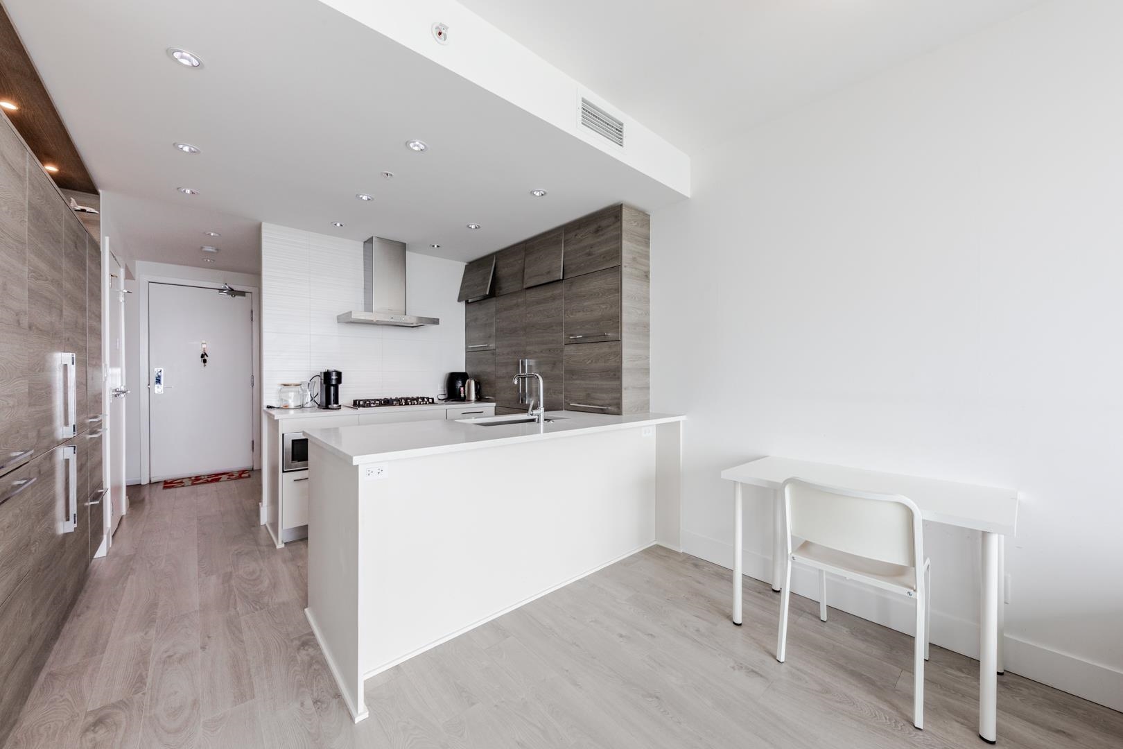 3006 7388 KINGSWAY, R3157136, BC,