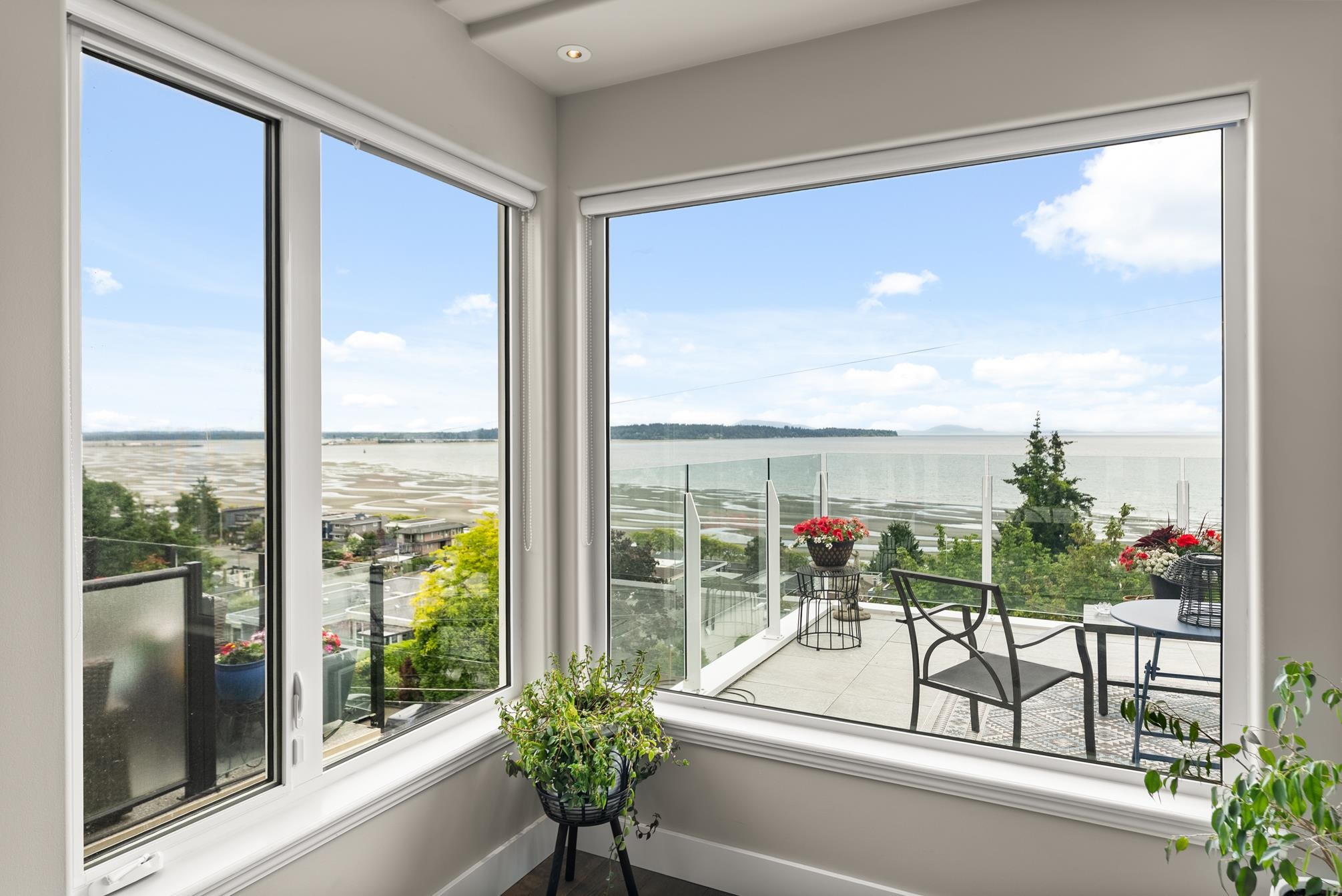15507 COLUMBIA AVENUE, White Rock BC V4B 1K5, R3157280, BC,