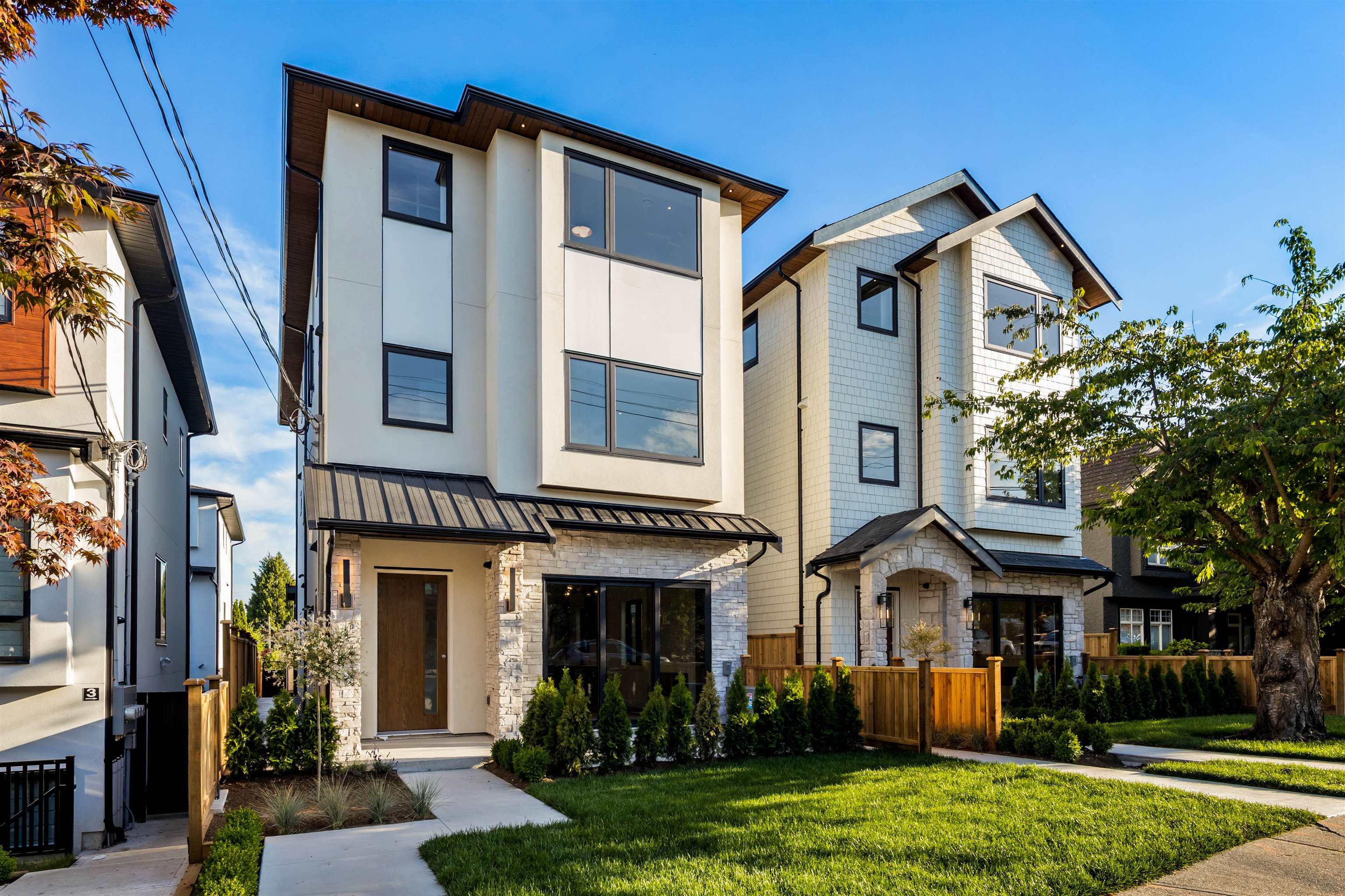 1 6682 NAPIER STREET, R3157307, BC,