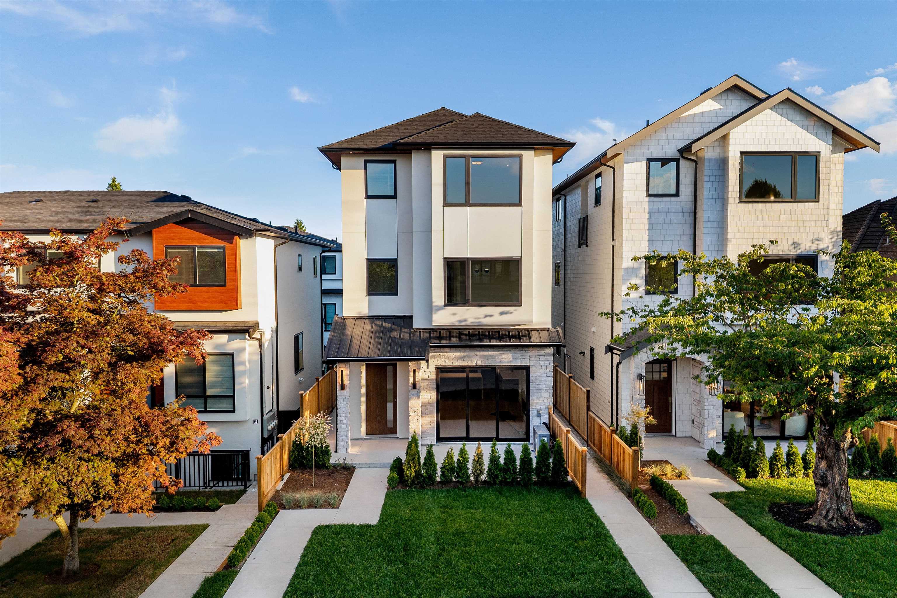 3 6682 NAPIER STREET, R3157309, BC,
