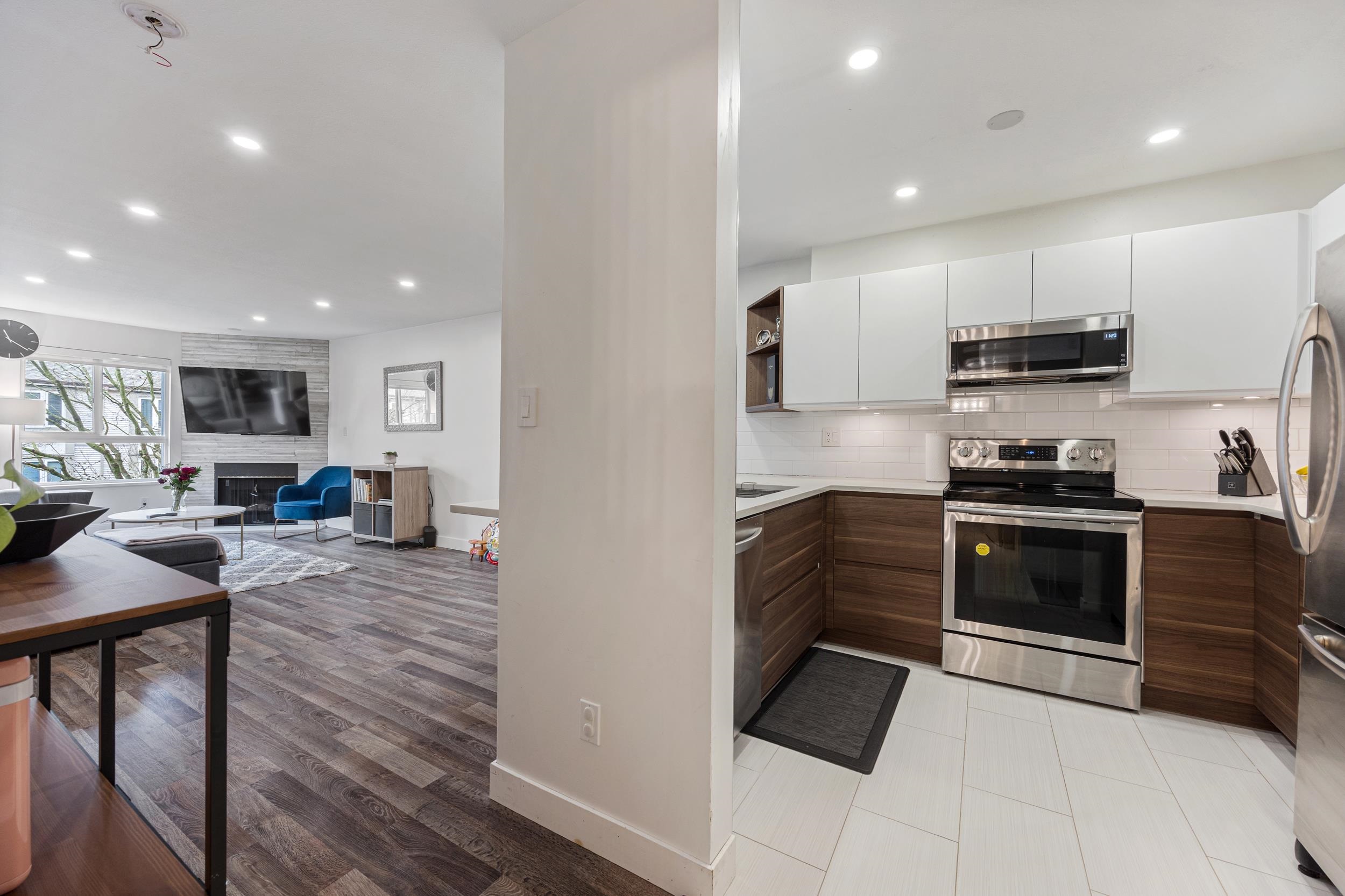 205 7465 SANDBORNE AVENUE, R3157316, BC,