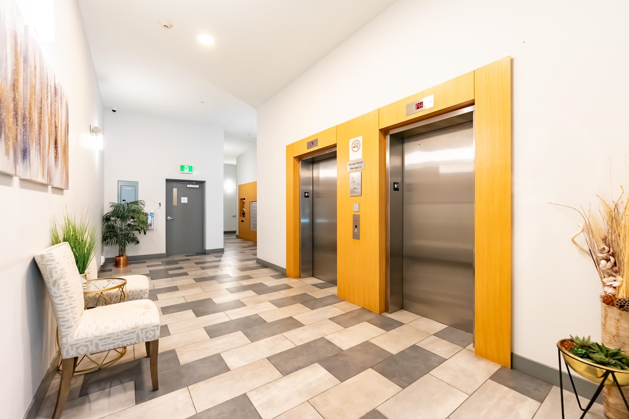 PH27 6283 KINGSWAY, R3157429, BC,