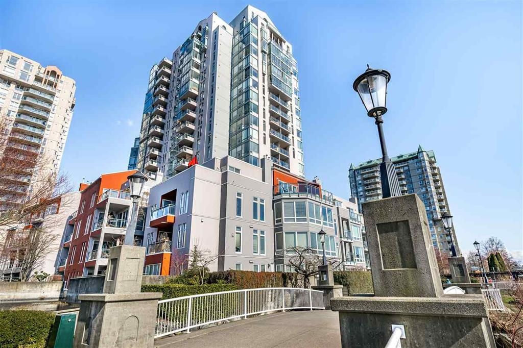 902 8 LAGUNA COURT, R3157585, BC,