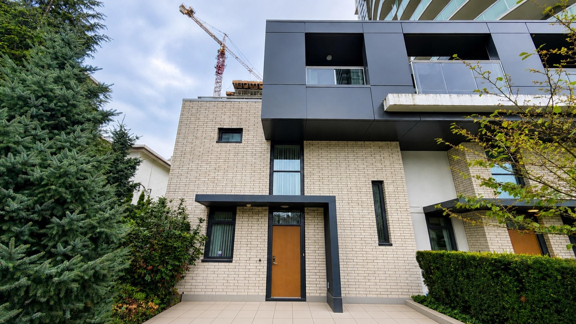 1 6638 DUNBLANE AVENUE, R3157593, BC,