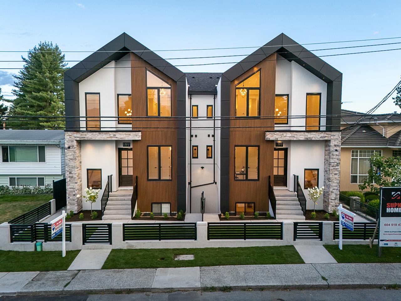 2 6210 CURTIS STREET, R3157671, BC,