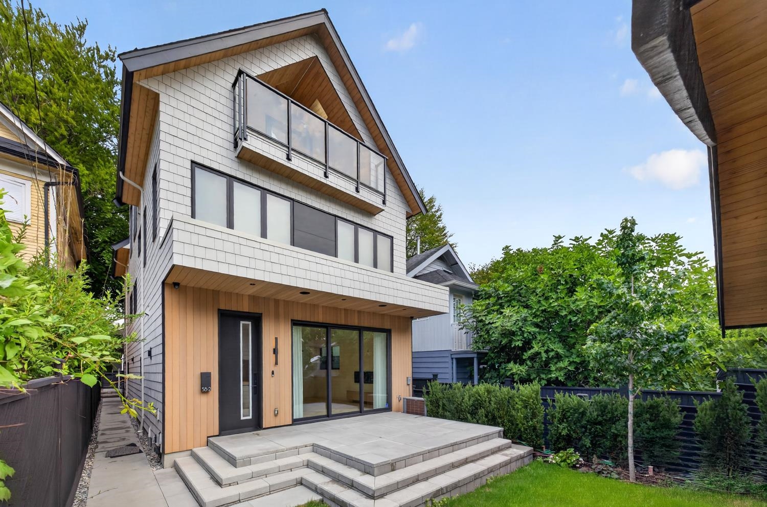 2 58 40TH AVENUE, R3157770, BC,