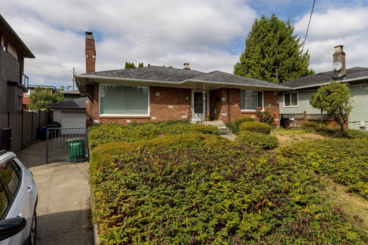 911 SPERLING AVENUE, Burnaby BC V5B 4H7, R3157999, BC,