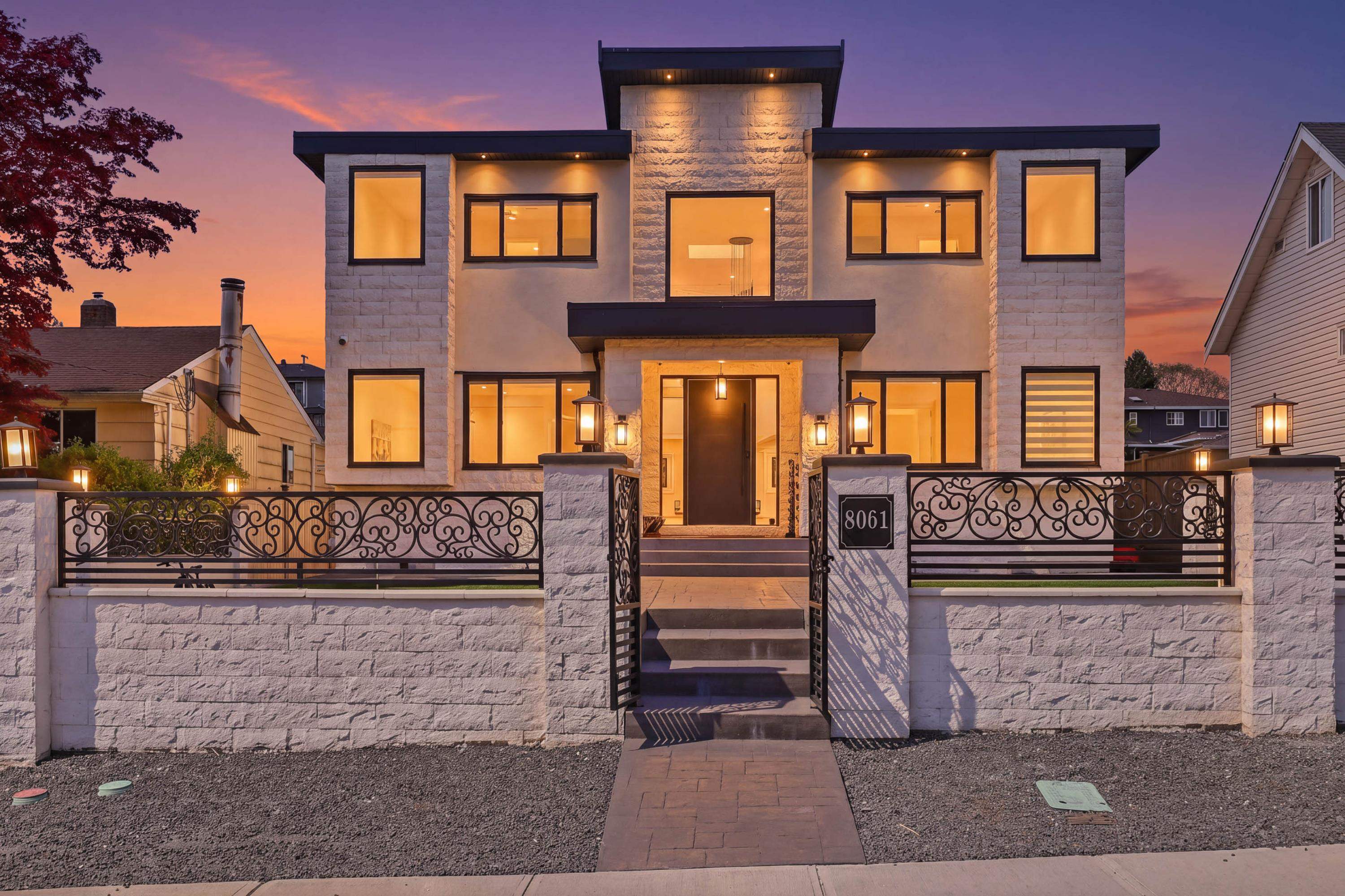 8061 11TH AVENUE, Burnaby BC V3N 2N8, R3158009, BC,
