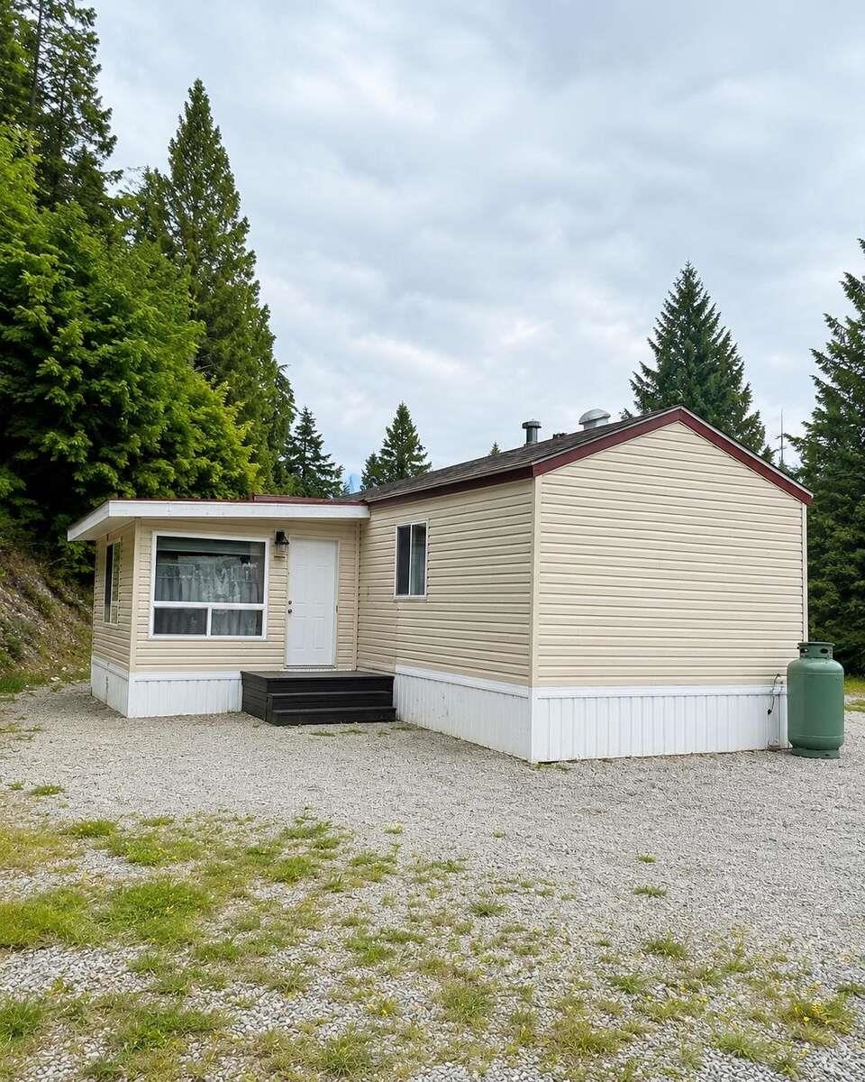 15 7668 SUNSHINE COAST HIGHWAY, R3158065, BC,