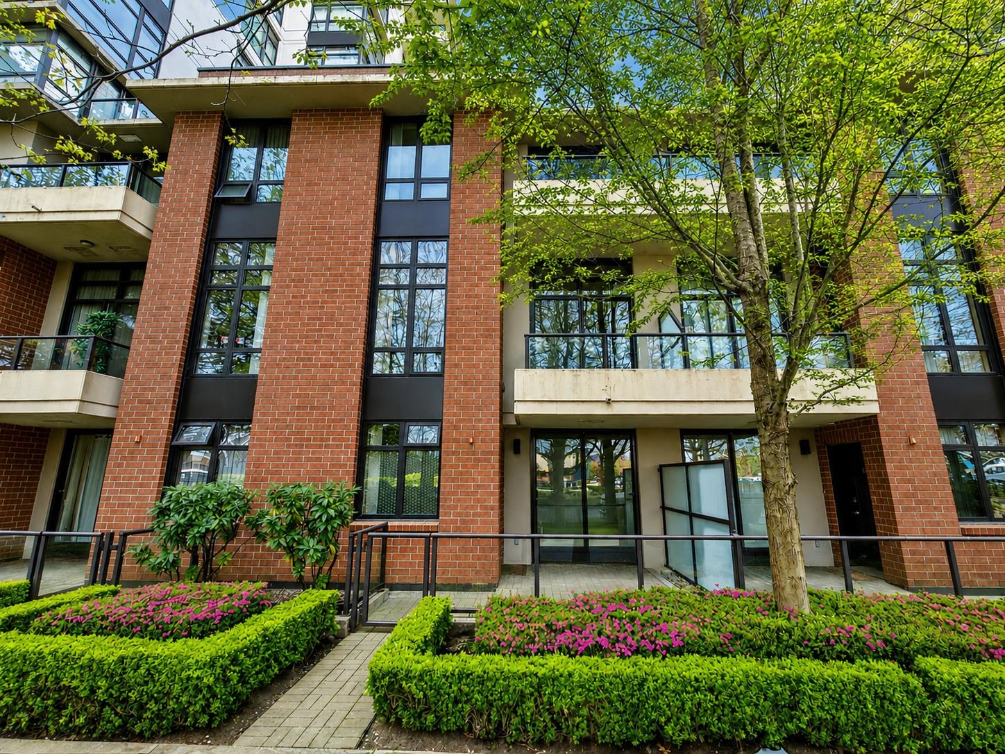 5 8160 LANSDOWNE ROAD, R3158123, BC,