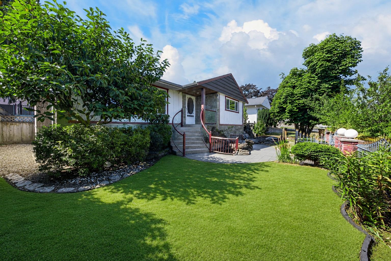 4116 GILPIN CRESCENT, Burnaby BC V5G 2K2, R3158220, BC,