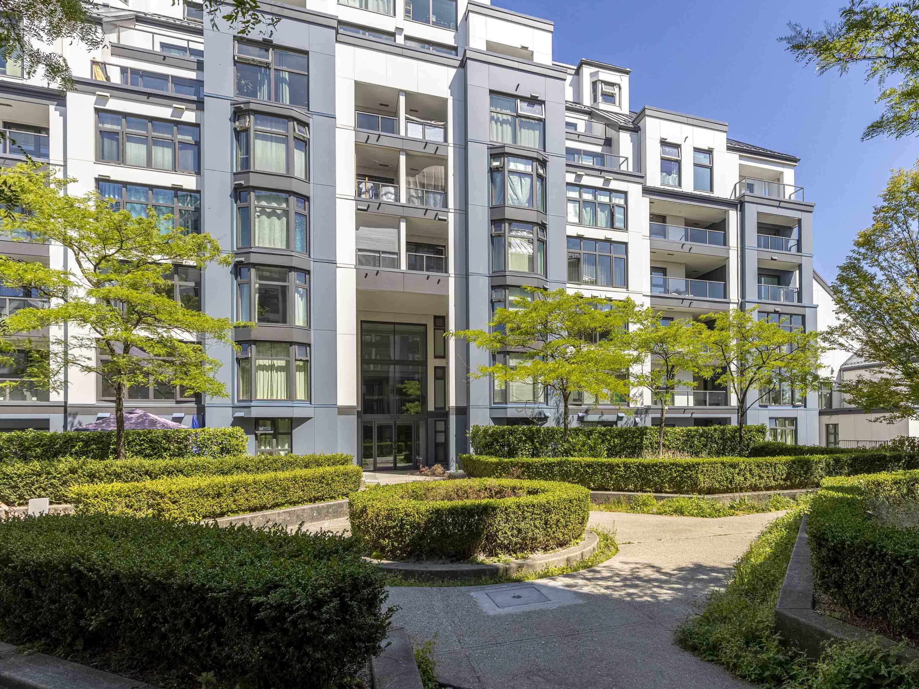 102 2528 BROADWAY, R3158307, BC,