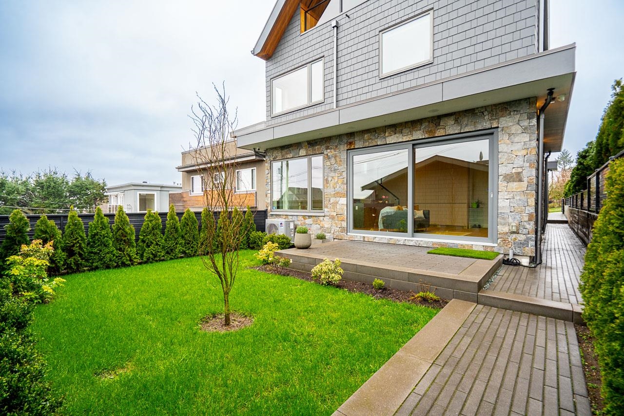 2 3674 OXFORD STREET, R3158464, BC,