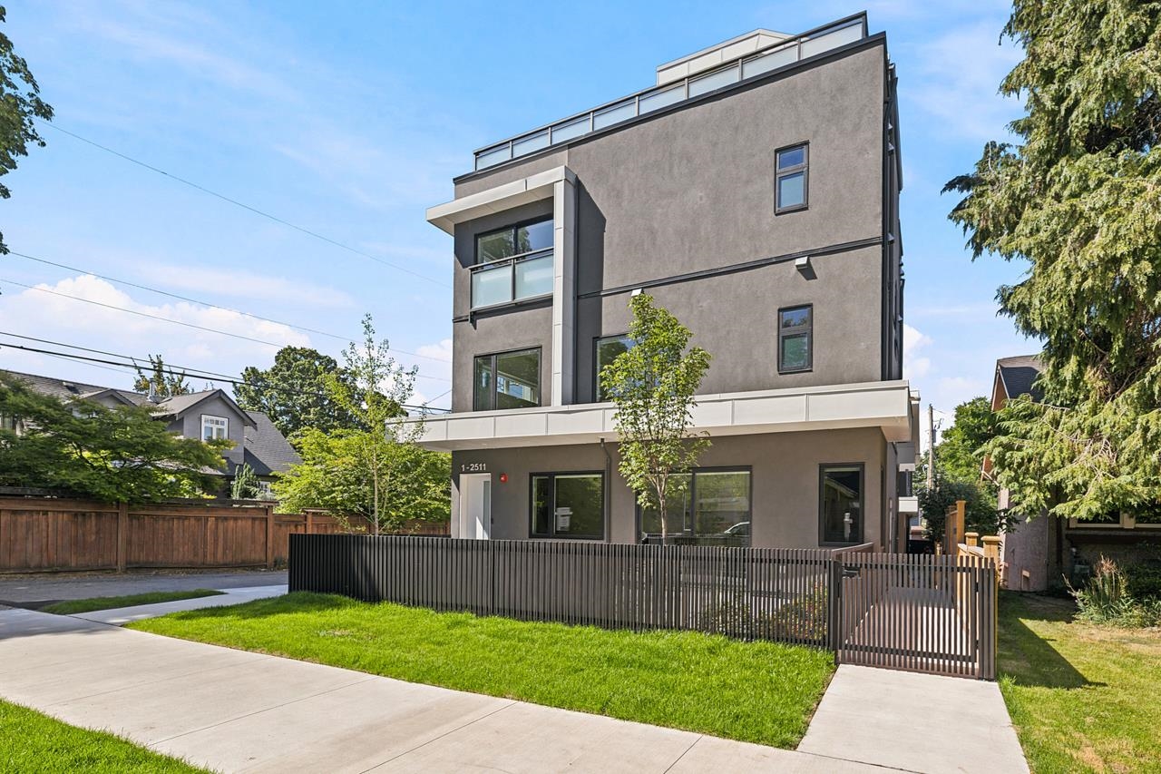 1 2511 KITCHENER STREET, R3158497, BC,