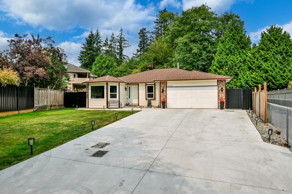 12925 65 AVENUE, Surrey BC V3W 9H4, R3158749, BC,