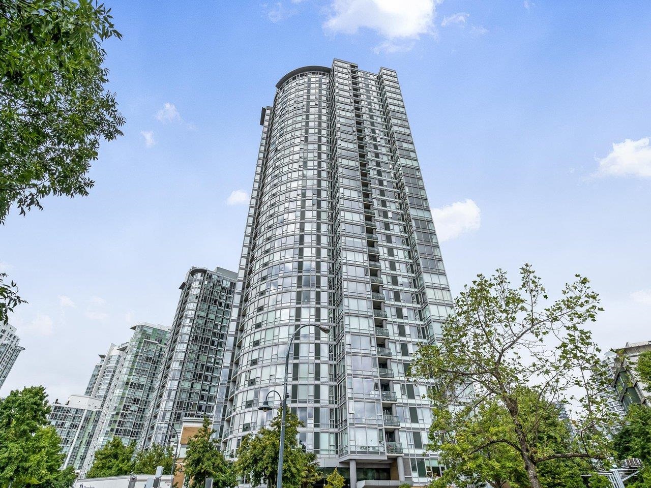 2105 1033 MARINASIDE CRESCENT, R3158757, BC,