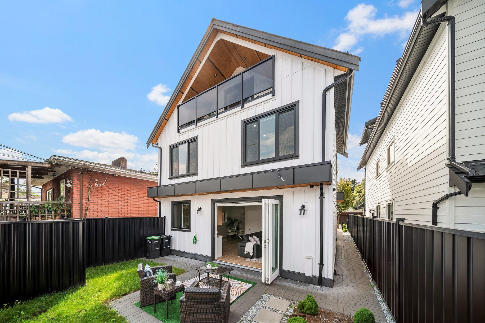 2369 ADANAC STREET, Vancouver BC V5L 2E9, R3158823, BC,