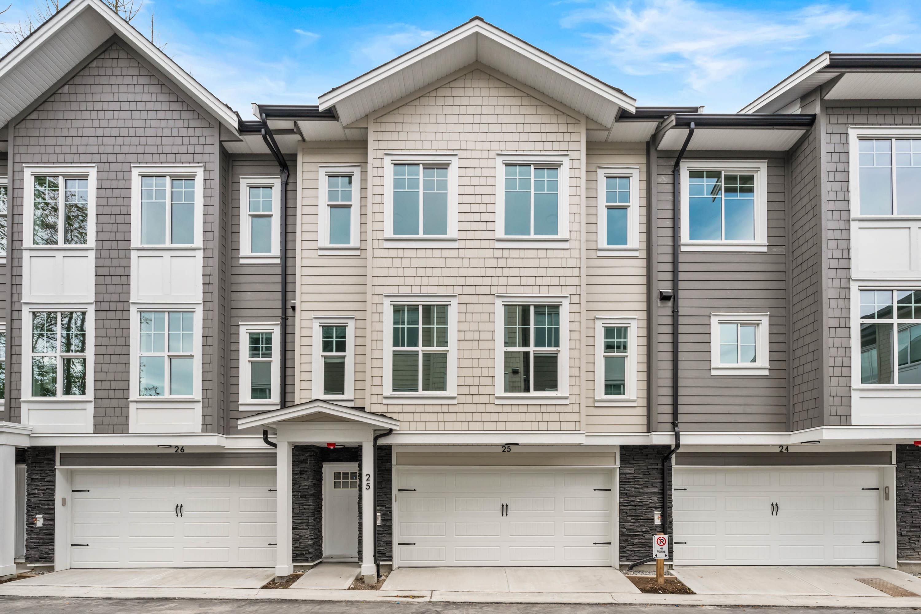 25 7716 207 STREET, R3158826, BC,
