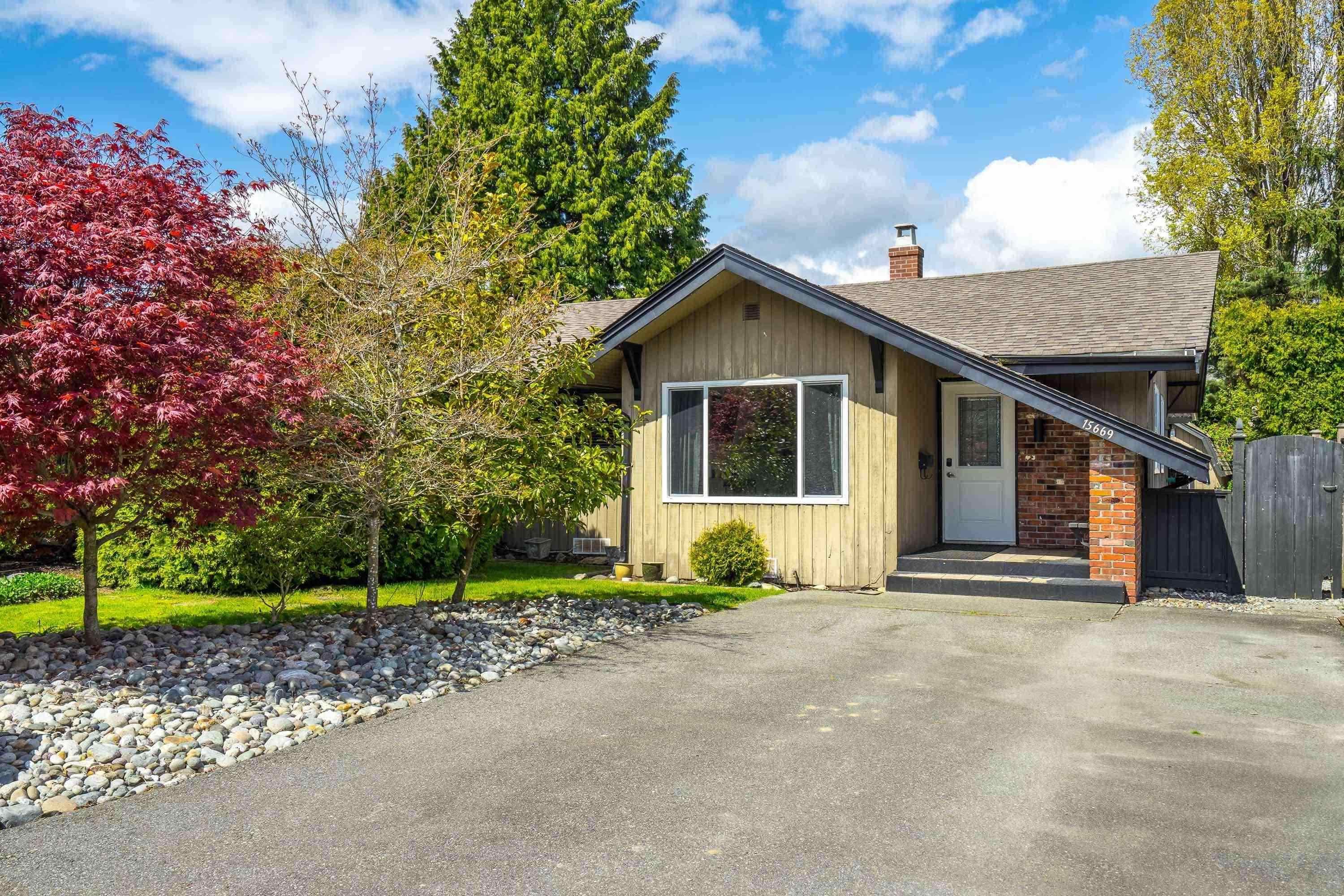 15669 20 AVENUE, Surrey BC V4A 2A7, R3158830, BC,