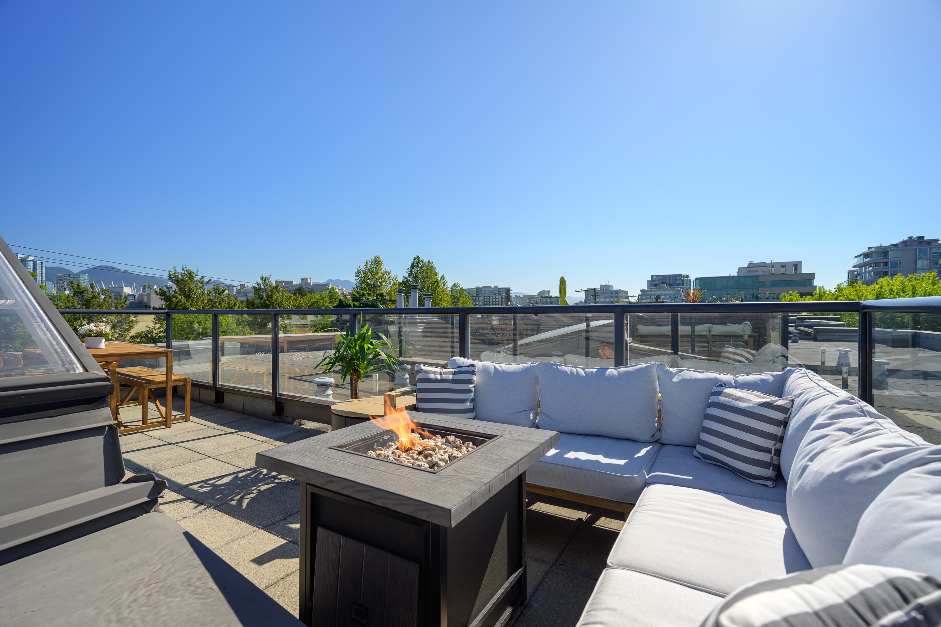 220 676 6TH AVENUE, R3158833, BC,