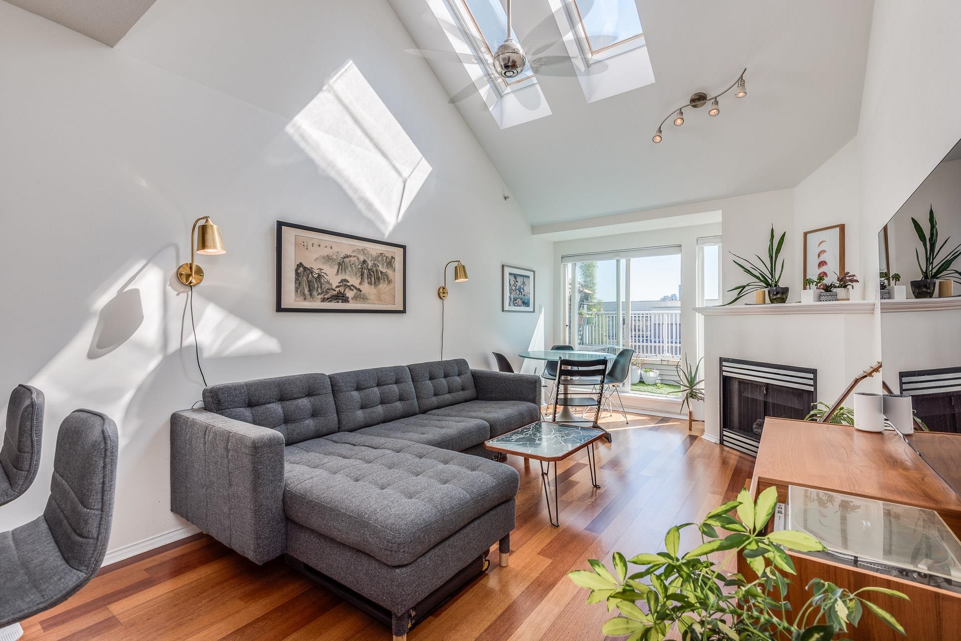 404 3939 HASTINGS STREET, R3158841, BC,