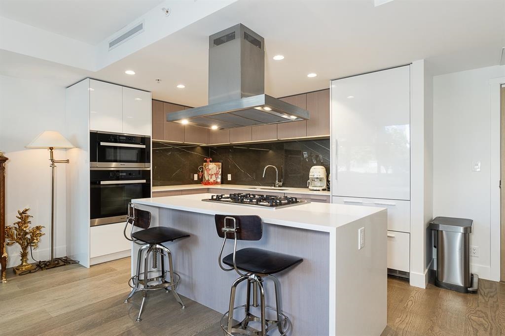 2025 CURLING ROAD, North Vancouver BC V7P 0E1, R3158883, BC,