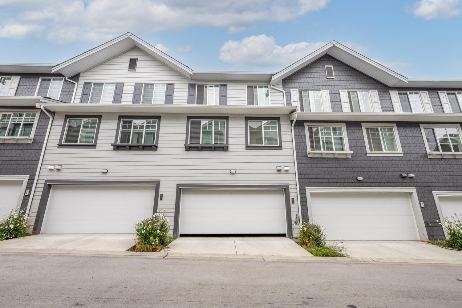 40 15489 99A AVENUE, R3158960, BC,