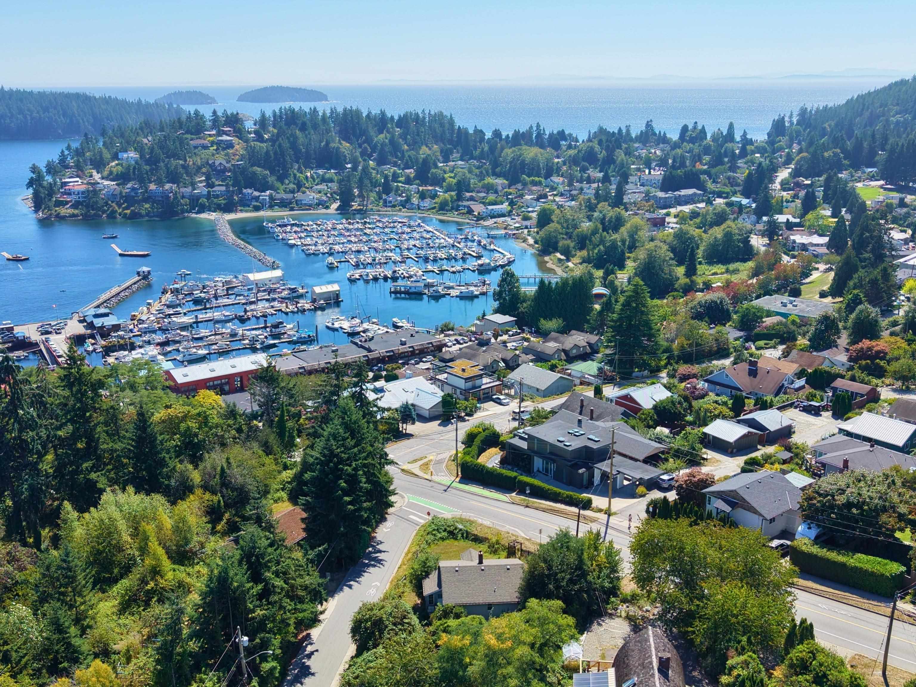 547 N FLETCHER ROAD, Gibsons BC V0N 1V0, R3158970, BC,