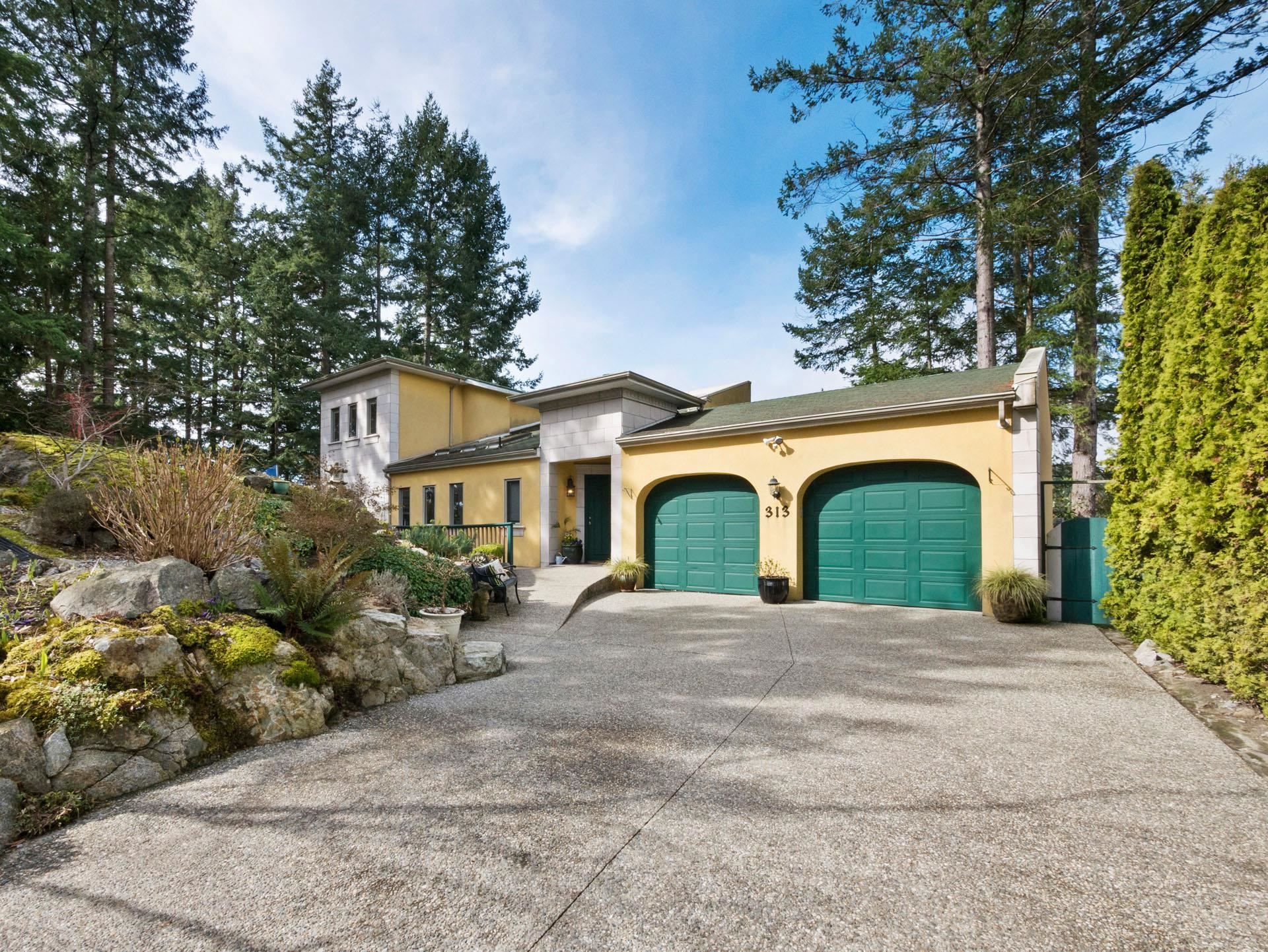 313 SKYLINE DRIVE, Gibsons BC V0N 1V8, R3159098, BC,