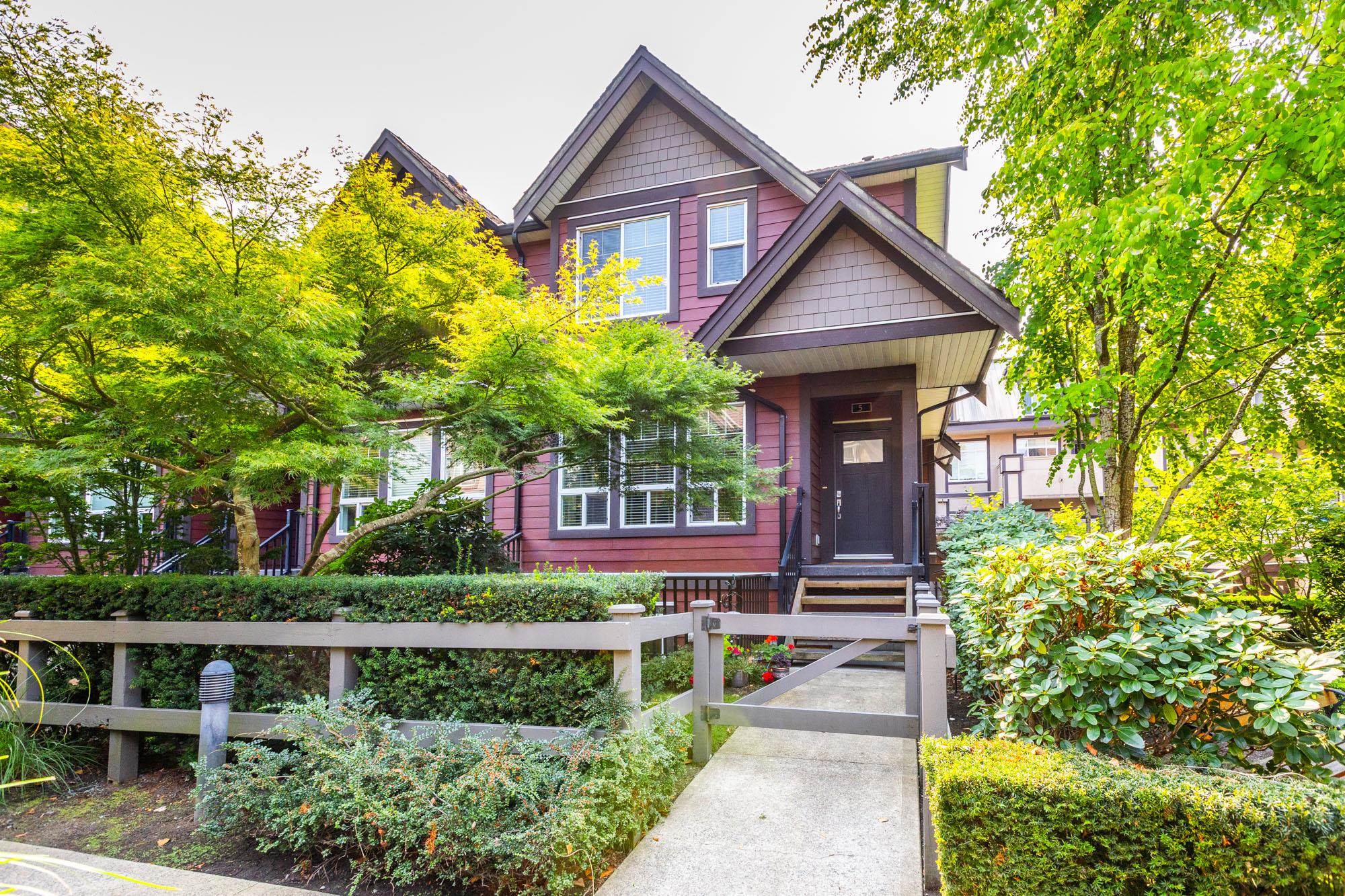 MLS® listing #R3159136 for sale located at 5 14877 60 AVENUE