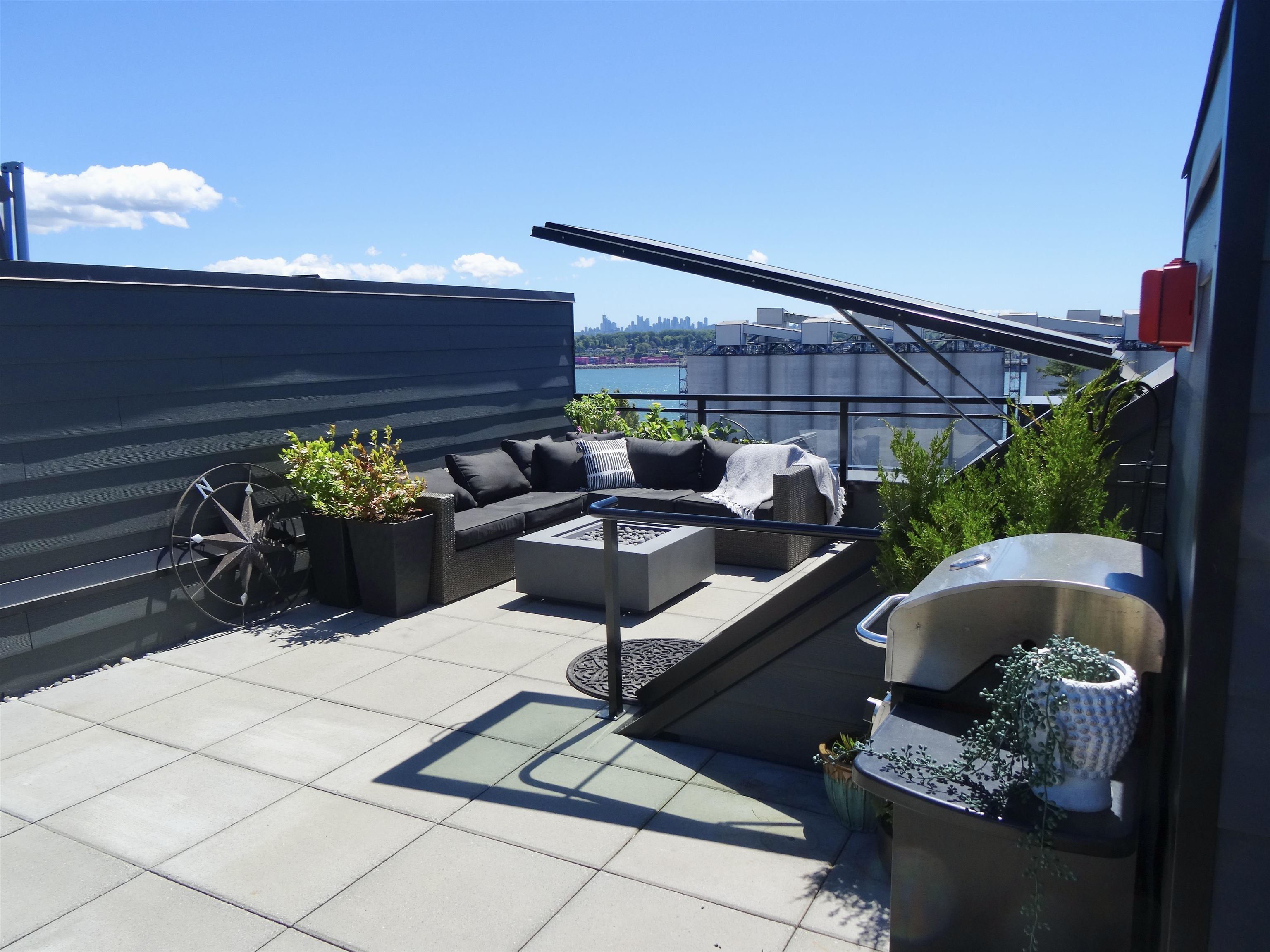444 545 2ND STREET, R3159191, BC,