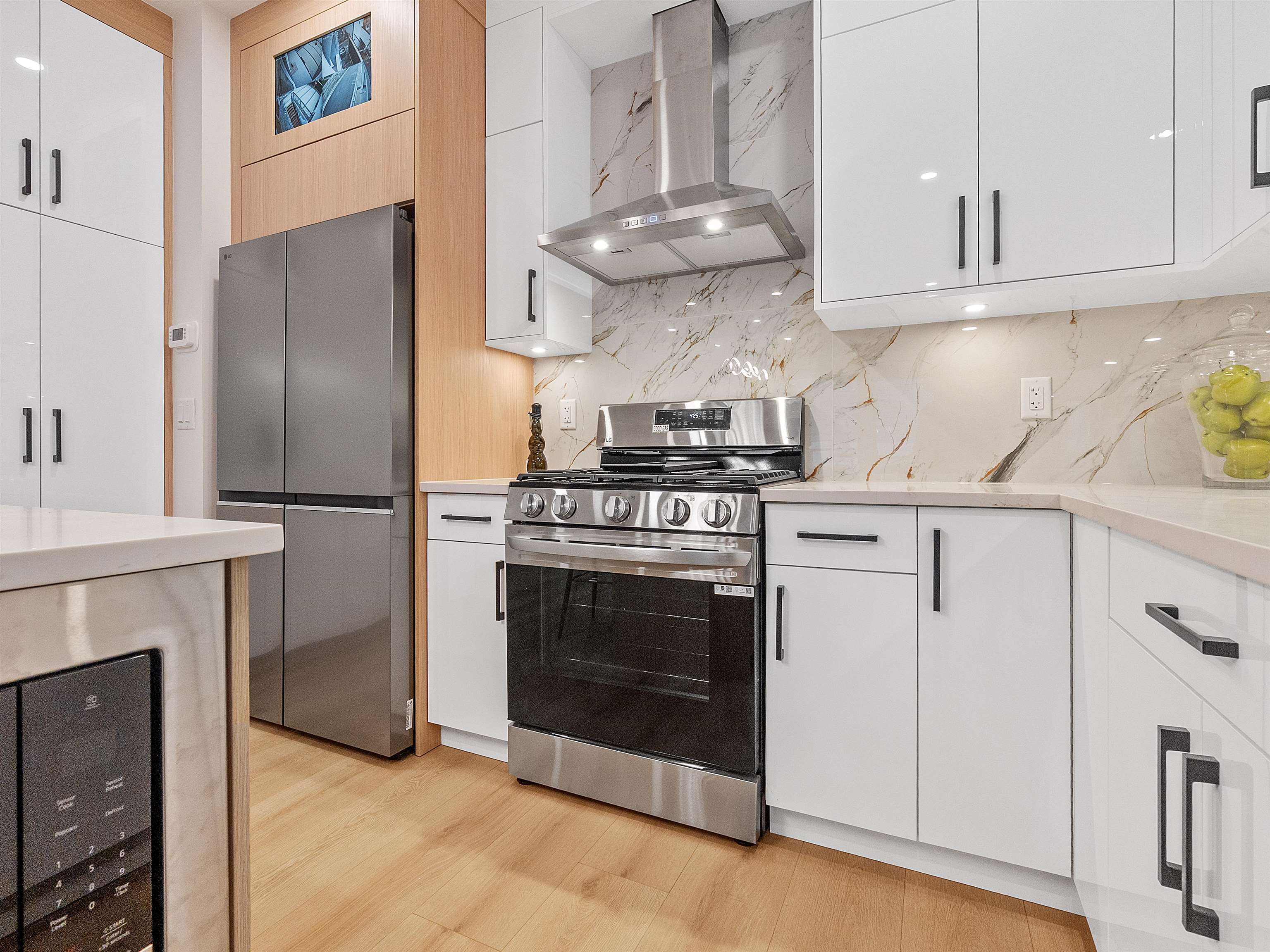 102 16693 16 AVENUE, R3159211, BC,